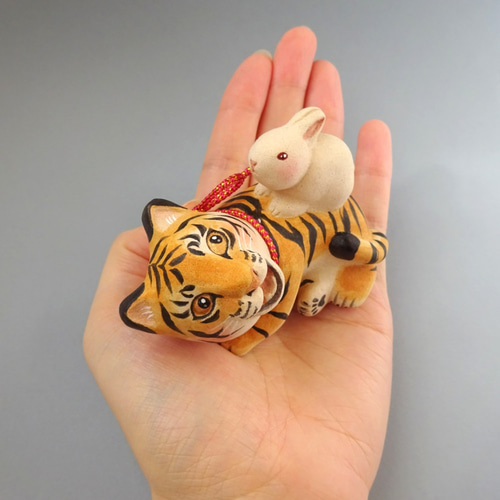 受注制作】虎と兎の干支飾り その他置物 ことほぎ 通販 12801274