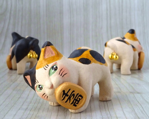 【美品】　ヤチコダルマ　のぞき　招き猫 張子] ヤチコダルマ／のぞき達磨 - 旅猫雑貨店オンライン ｜ 通販