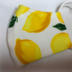 立体マスク　レモン柄　ダブルガーゼ　女性用普通サイズ　フルーツ柄　夏マスクにも　ふんわり 3枚目の画像