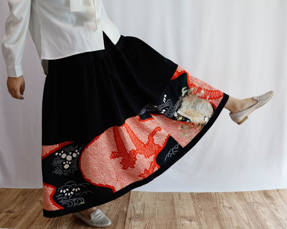 Kimono HAREGI Skirt Long -Using Vintage Kimono Fabrics 第2張的照片