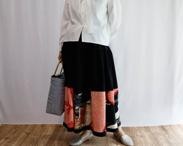 Kimono HAREGI Skirt Long -Using Vintage Kimono Fabrics 第3張的照片