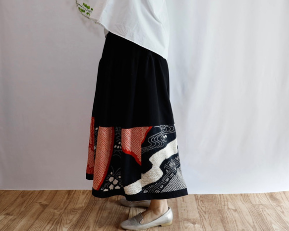 Kimono HAREGI Skirt Long -Using Vintage Kimono Fabrics 第6張的照片