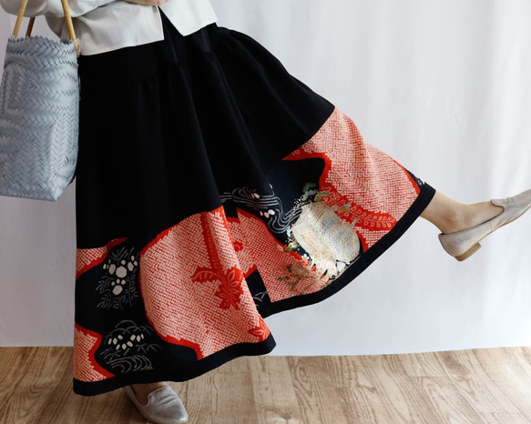 Kimono HAREGI Skirt Long -Using Vintage Kimono Fabrics 第8張的照片