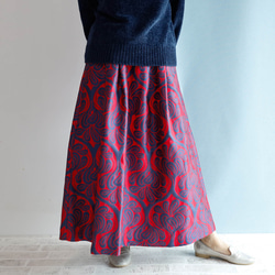 Maxi 長度 90 厘米長度 Covent Garden Kimagure 系列 - 帶有緞面圖案的長裙，具有適度的瘋狂感覺 第10張的照片