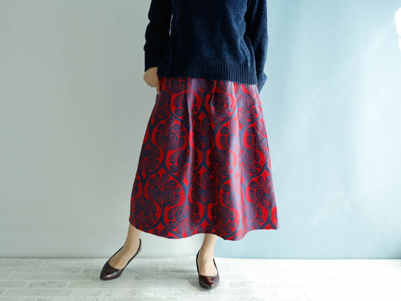長款 80 厘米長 Covent Garden Kimagure 系列 - 錦緞圖案長裙，感覺適度瘋狂 第1張的照片