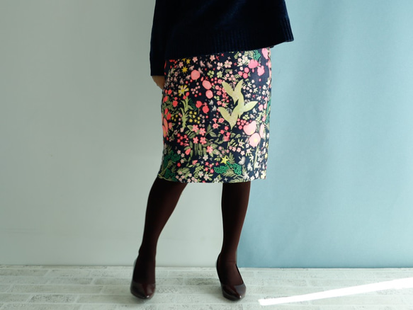 Kimagure Collection - 帥氣的瘋狂編織圖案緊身裙 第1張的照片