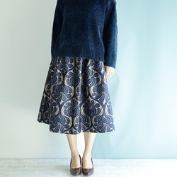 中長 70 厘米長 Covent Garden 灰色 Kimagure 系列錦緞中長半身裙 第2張的照片