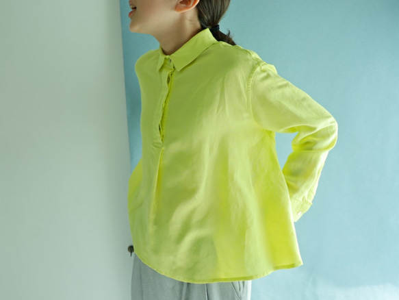 Front Tuck Shirt Yellow Soft Linen 寬鬆的廓形看起來很整潔 第4張的照片