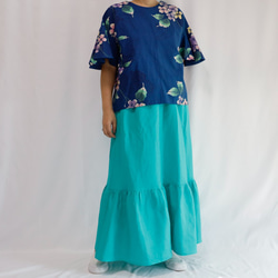 柔軟的亞麻綠色分層裙長款也適合層間協調 第6張的照片