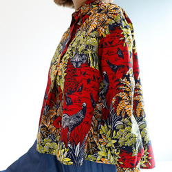 フロントタックシャツ アフリカンプリント  きちんと見えのリラックスシルエット 4枚目の画像