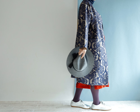Kimagure 系列 - Covent Garden 灰色錦緞超大外套“免運費” 第7張的照片