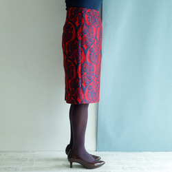 Covent Garden－帥氣的緊身裙，帶有錦緞圖案，給人一種適度的涼爽感。 第9張的照片
