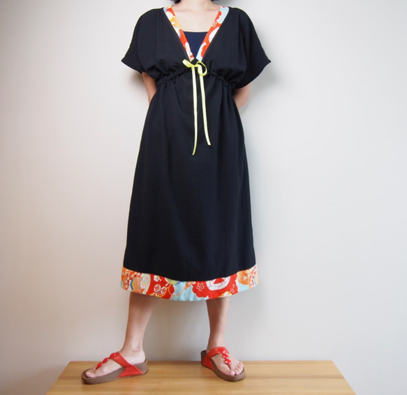 OKINAWA DRESS -LITTLE BLACK DRESS WITH UPCYCLED  KIMONO 第1張的照片