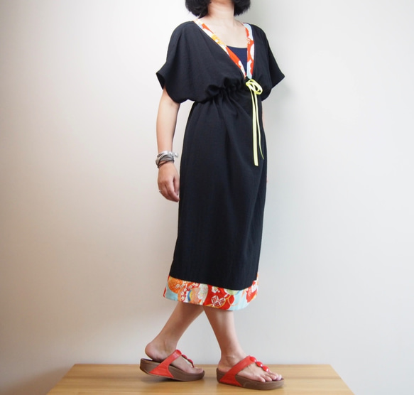 OKINAWA DRESS -LITTLE BLACK DRESS WITH UPCYCLED  KIMONO 第8張的照片