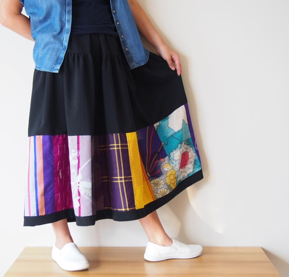 Kimono Patch-worked Skirt Long -Using Vintage Kimono Fabrics 第2張的照片