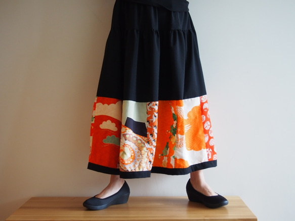 Kimono Patch-worked Skirt Long -Using Vintage Kimono Fabrics 第5張的照片