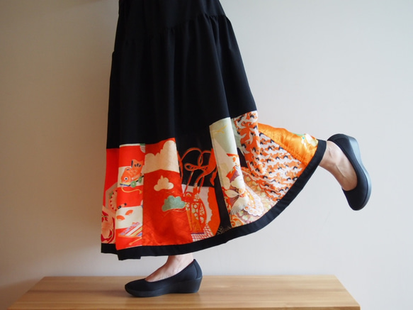 Kimono Patch-worked Skirt Long -Using Vintage Kimono Fabrics 第6張的照片