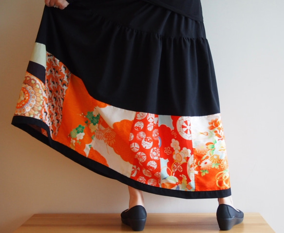 Kimono Patch-worked Skirt Long -Using Vintage Kimono Fabrics 第8張的照片