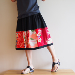 Kimono Patch-worked Skirt midi -Using Vintage Kimono Fabrics 第2張的照片