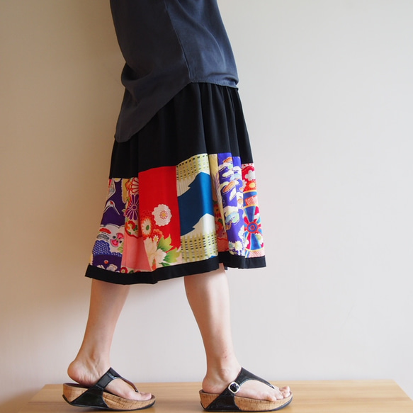 Kimono Patch-worked Skirt midi -Using Vintage Kimono Fabrics 第4張的照片