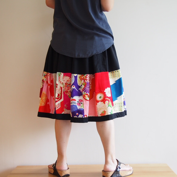 Kimono Patch-worked Skirt midi -Using Vintage Kimono Fabrics 第5張的照片