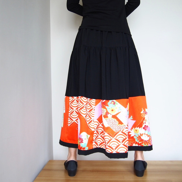 Kimono HAREGI Skirt Long -Using Vintage Kimono Fabrics 第5張的照片