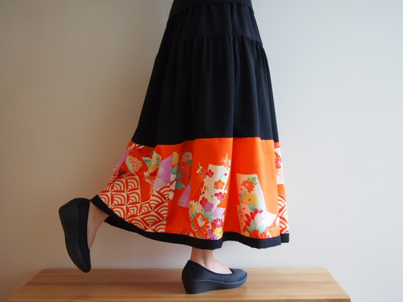 Kimono HAREGI Skirt Long -Using Vintage Kimono Fabrics 第7張的照片