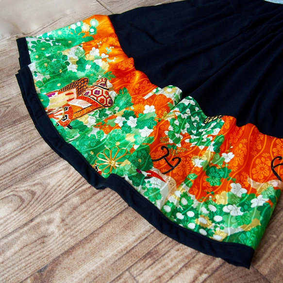 Kimono HAREGI Skirt Long -Using Vintage Kimono Fabrics 第8張的照片