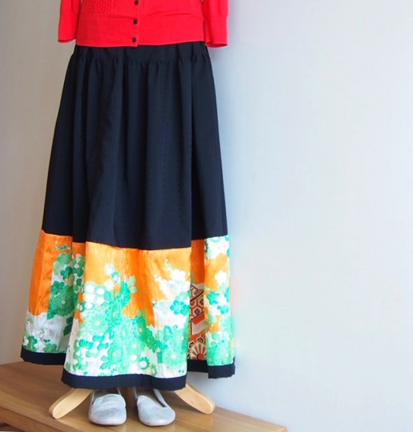 Kimono HAREGI Skirt Long -Using Vintage Kimono Fabrics 第6張的照片