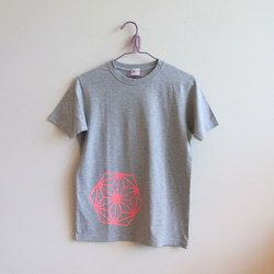 麻の葉プリントTシャツ　ーキッズ１５０サイズ 送料無料 1枚目の画像