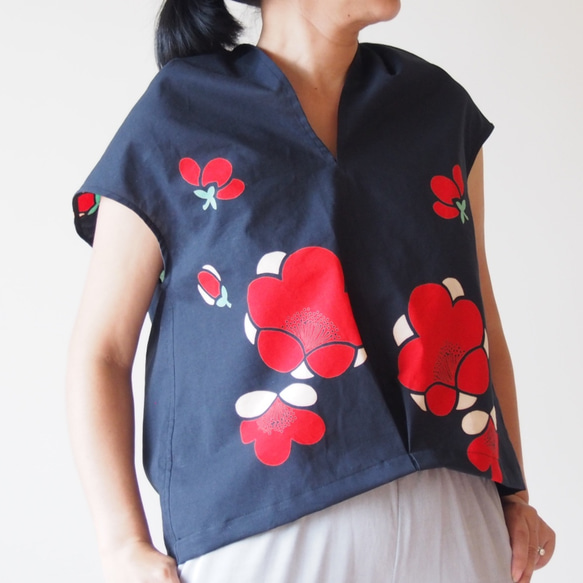 YUKATA V-neck TOP  -upcycled from unused summer KIMONO 第5張的照片