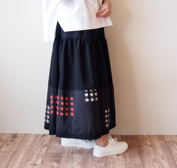 HAREGI SKIRT -ヴィンテージの銘仙の着物地を使ったフレアスカート [ロング] 4枚目の画像