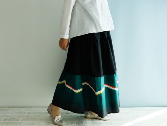 Kimono HAREGI Skirt Long -Using Vintage Kimono Fabrics 第2張的照片
