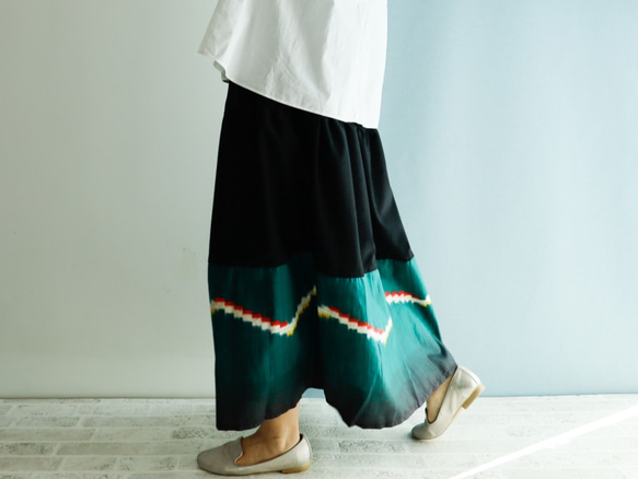 Kimono HAREGI Skirt Long -Using Vintage Kimono Fabrics 第3張的照片