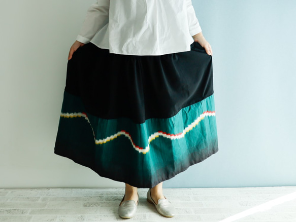 Kimono HAREGI Skirt Long -Using Vintage Kimono Fabrics 第4張的照片