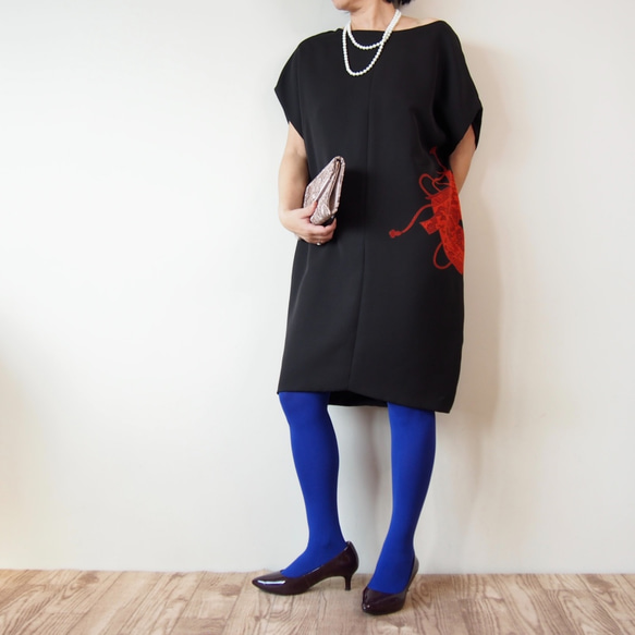 Square KIMONO Dress -LittleBlack Dress using Vintage Kimono 第2張的照片