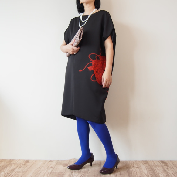 Square KIMONO Dress -LittleBlack Dress using Vintage Kimono 第7張的照片