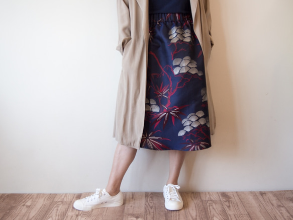 SOLD『再販』KABUKI Skirt -キモノチックな柄の台形スカート 6枚目の画像