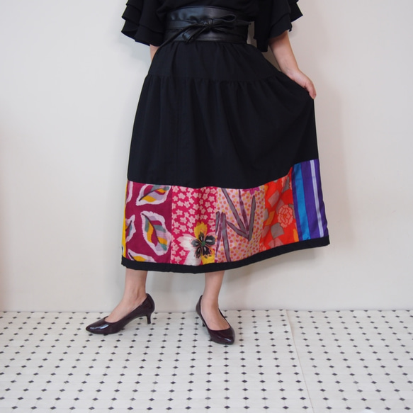 Kimono HAREGI Skirt Long -Using Vintage Kimono Fabrics 第8張的照片