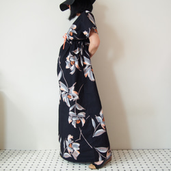 OKINAWA DRESS　MAXI  -黒地に花柄の浴衣地を使ったドレス ラスト１枚です。 2枚目の画像