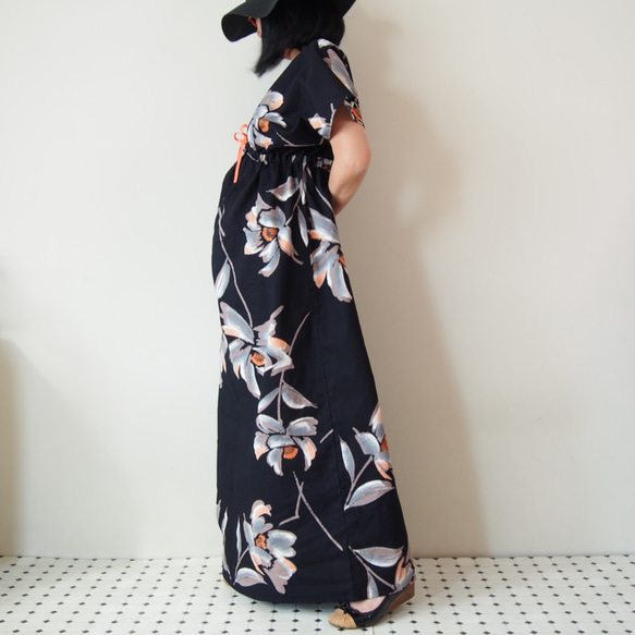 OKINAWA DRESS　MAXI  -黒地に花柄の浴衣地を使ったドレス ラスト１枚です。 2枚目の画像