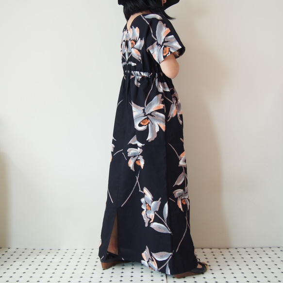 OKINAWA DRESS　MAXI  -黒地に花柄の浴衣地を使ったドレス ラスト１枚です。 3枚目の画像
