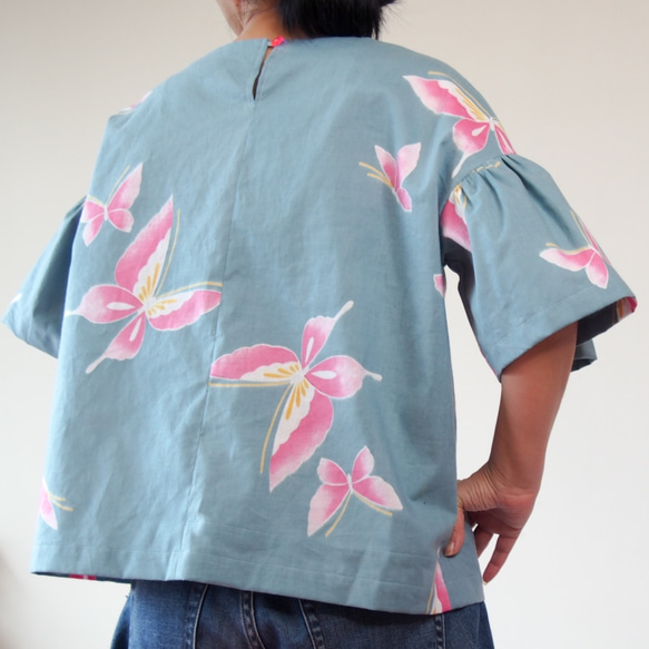 SOLD OKINAWA BLOUSE　 -ちょうちょ柄の浴衣地を使ったフレアスリーブのブラウス 5枚目の画像