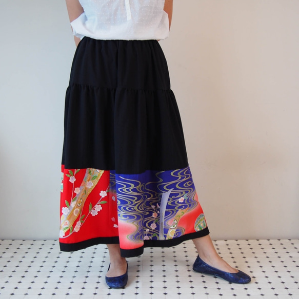 SOLD HAREGI SKIRT -ヴィンテージの着物地を使ったフレアスカート [ロング] 3枚目の画像