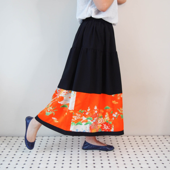 SOLD HAREGI SKIRT -ヴィンテージの着物地を使ったフレアスカート [ロング] 《送料無料》 3枚目の画像