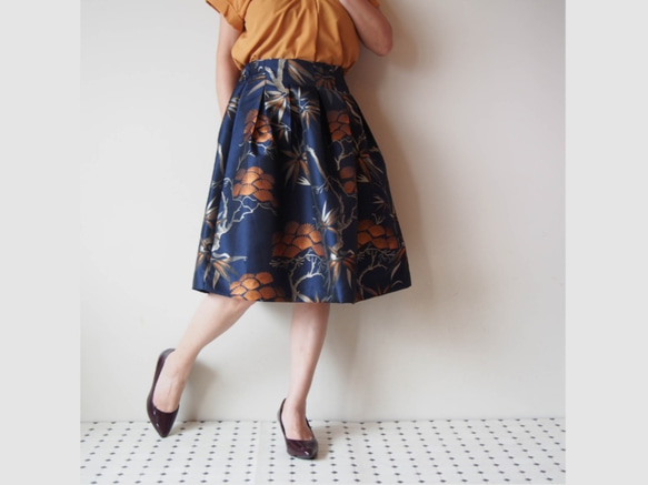 KABUKI Skirt -with KIMONO inspired woven fabric 第2張的照片