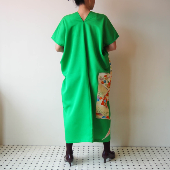 SOLD Square Dress ヴィンテージ着物の反物から作ったスクエアワンピース　グリーン　残り１枚！ 8枚目の画像