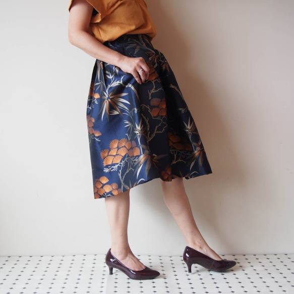 KABUKI Skirt -with KIMONO inspired woven fabric 第6張的照片