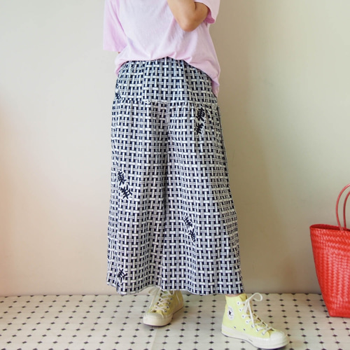 絞り浴衣リメイク　ガウチョパンツ OKINAWA GAUCHO -東洋って文字入りの浴衣地を使ったガウチョ