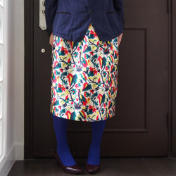 「再販』きまぐれコレクション　-クレイジーなプリントのスカート　ちょっとデザイン違いのセミタイト 2枚目の画像